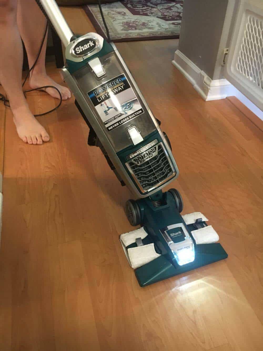 Shark®Rotator®Powered LiftAway Vacuum Review